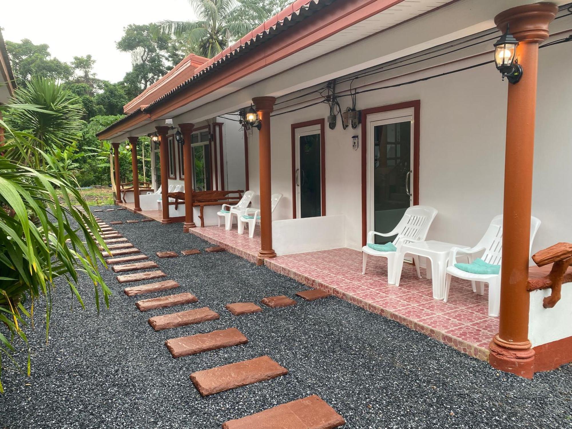 Arya Bungalow 란타섬 외부 사진