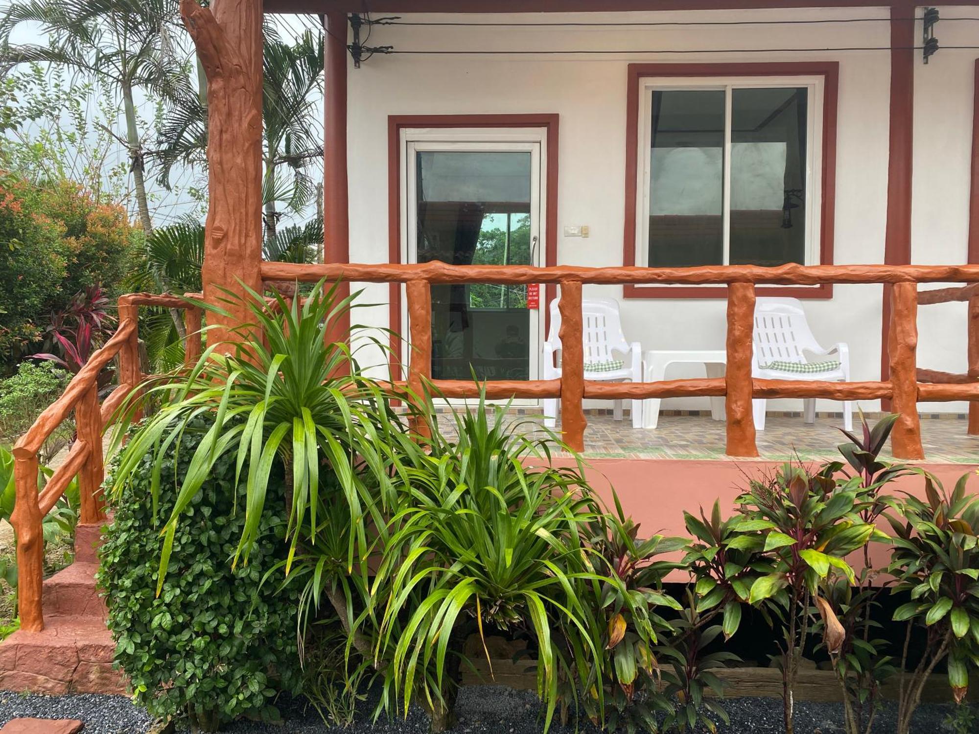 Arya Bungalow 란타섬 외부 사진