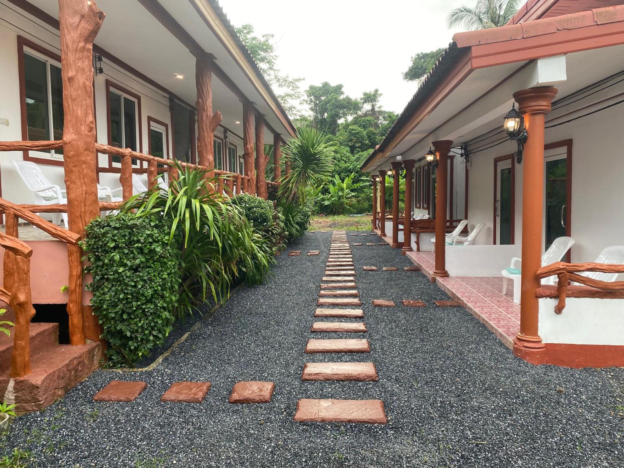 Arya Bungalow 란타섬 외부 사진
